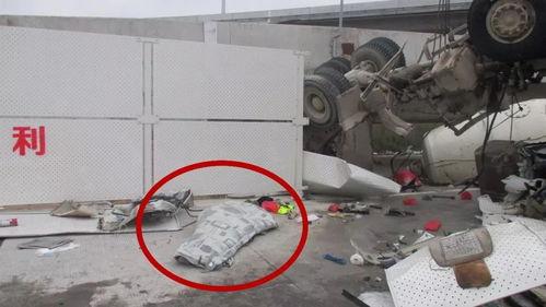 水泥车玩具视频,迷你工程奇迹的欢乐之旅