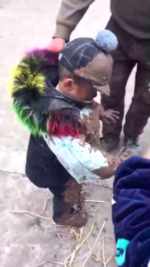 农村小孩搞笑视频,农村小孩搞笑视频集锦